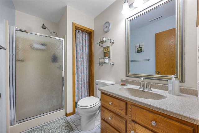 6409 Meadowlark Dr, Cedar Rapids, IA 52404