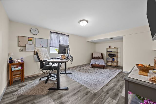 6409 Meadowlark Dr, Cedar Rapids, IA 52404