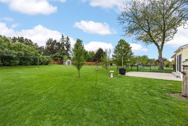 6409 Meadowlark Dr, Cedar Rapids, IA 52404