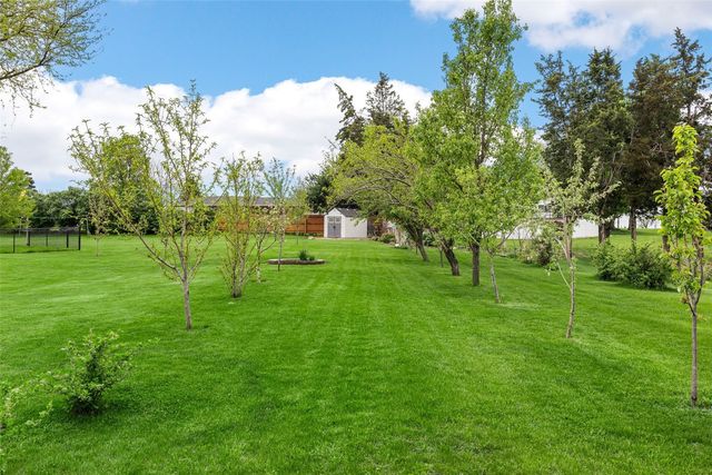 6409 Meadowlark Dr, Cedar Rapids, IA 52404