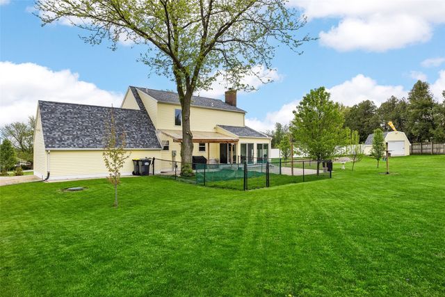 6409 Meadowlark Dr, Cedar Rapids, IA 52404