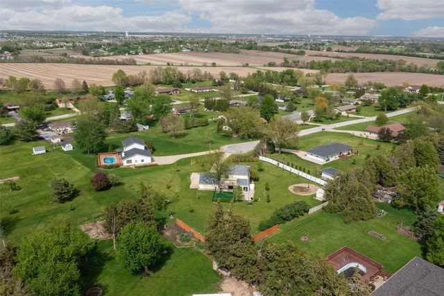 6409 Meadowlark Dr, Cedar Rapids, IA 52404