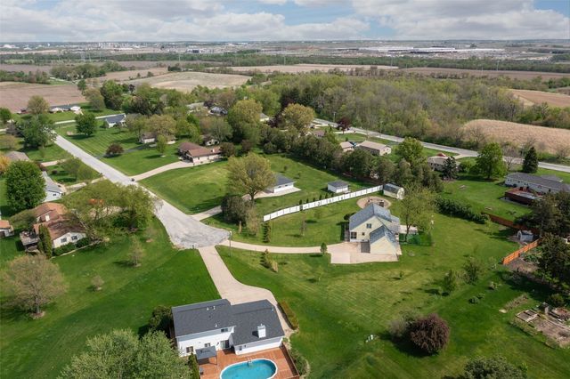 6409 Meadowlark Dr, Cedar Rapids, IA 52404