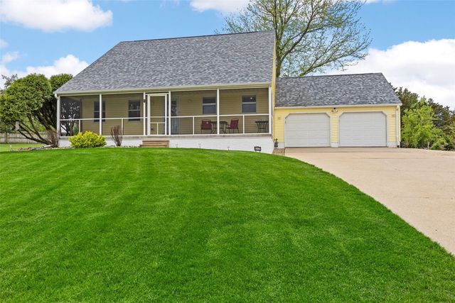6409 Meadowlark Dr, Cedar Rapids, IA 52404