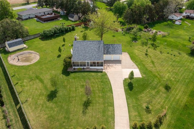 6409 Meadowlark Dr, Cedar Rapids, IA 52404