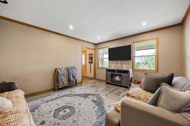 6409 Meadowlark Dr, Cedar Rapids, IA 52404