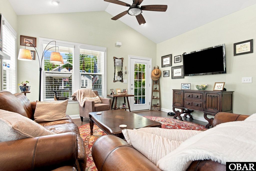 Image 12 of property listing at 800 Lindsey Lane, Manteo, NC 27954