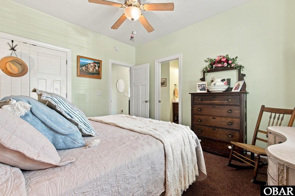 Image 19 of property listing at 800 Lindsey Lane, Manteo, NC 27954