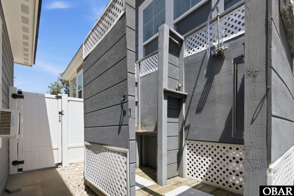 Image 32 of property listing at 800 Lindsey Lane, Manteo, NC 27954