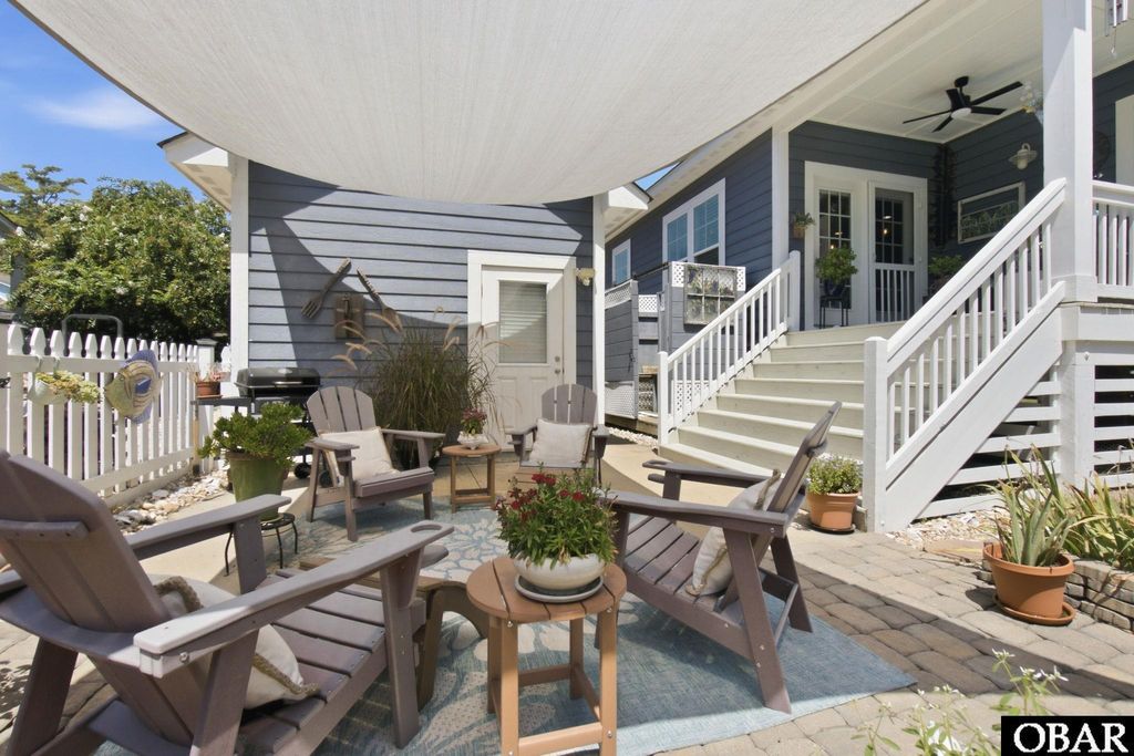 Image 34 of property listing at 800 Lindsey Lane, Manteo, NC 27954