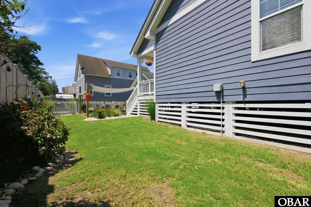 Image 35 of property listing at 800 Lindsey Lane, Manteo, NC 27954