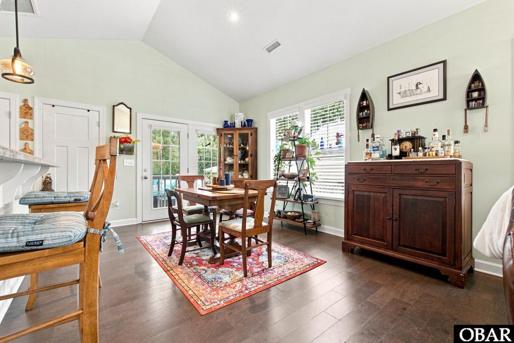 Image 5 of property listing at 800 Lindsey Lane, Manteo, NC 27954