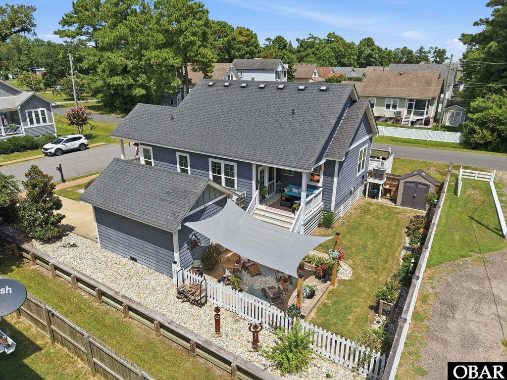 Image 43 of property listing at 800 Lindsey Lane, Manteo, NC 27954