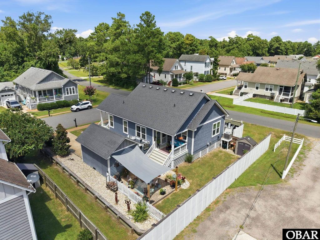 Image 45 of property listing at 800 Lindsey Lane, Manteo, NC 27954