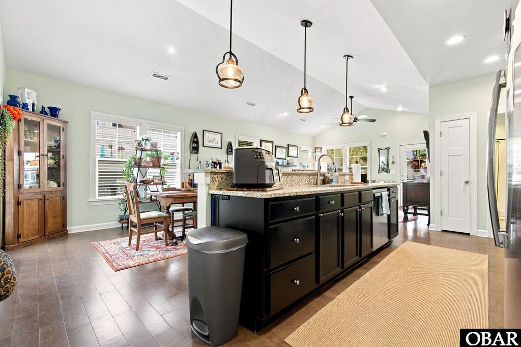 Image 8 of property listing at 800 Lindsey Lane, Manteo, NC 27954