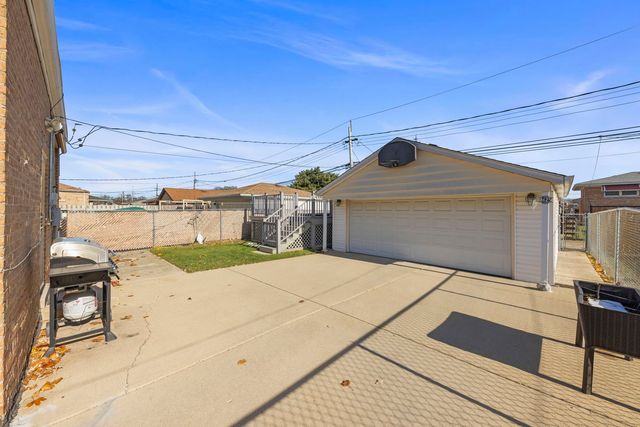 8625 S Kildare Avenue, Chicago, IL 60652