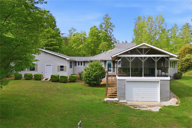 502 Leprechaun Lane, Westminster, SC 29693