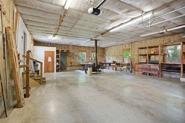 502 Leprechaun Lane, Westminster, SC 29693
