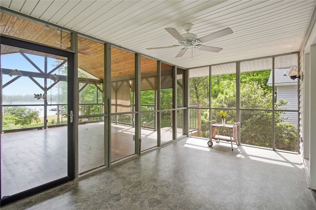 502 Leprechaun Lane, Westminster, SC 29693