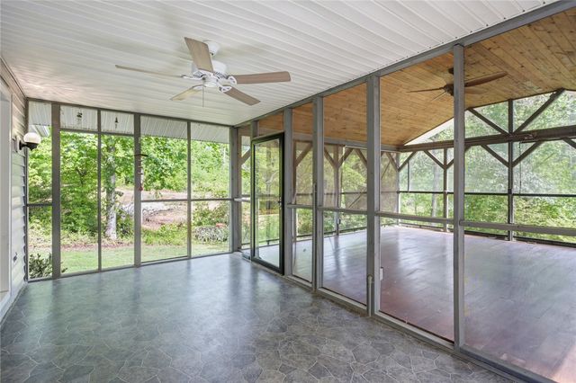 502 Leprechaun Lane, Westminster, SC 29693