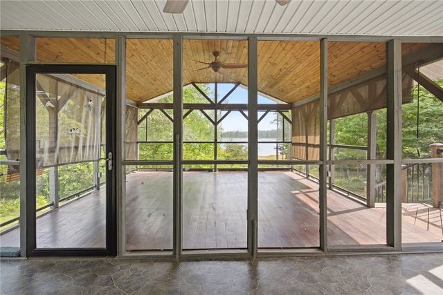 502 Leprechaun Lane, Westminster, SC 29693