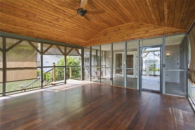 502 Leprechaun Lane, Westminster, SC 29693