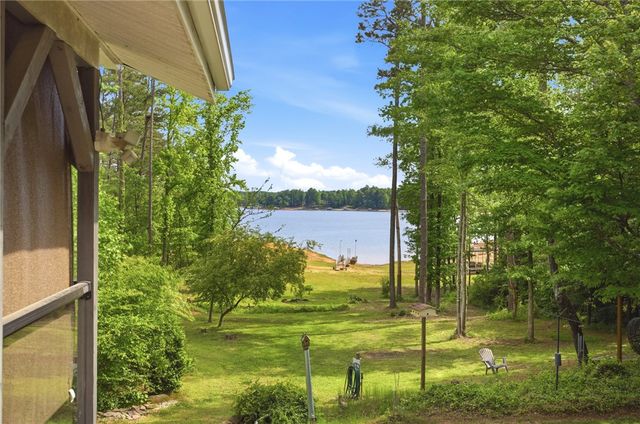 502 Leprechaun Lane, Westminster, SC 29693