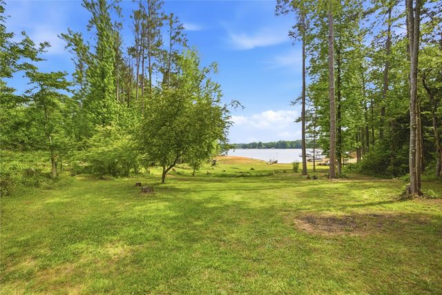 502 Leprechaun Lane, Westminster, SC 29693