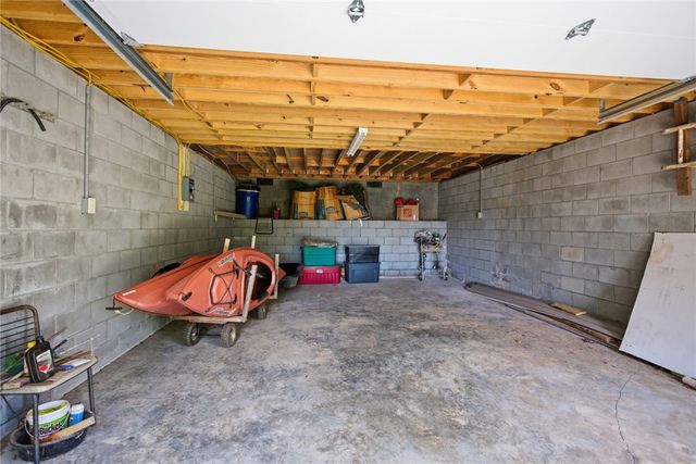 502 Leprechaun Lane, Westminster, SC 29693