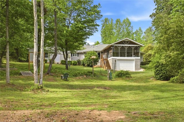 502 Leprechaun Lane, Westminster, SC 29693
