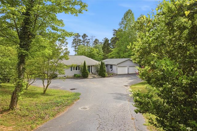 502 Leprechaun Lane, Westminster, SC 29693