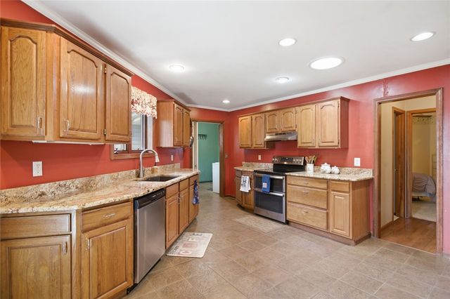 502 Leprechaun Lane, Westminster, SC 29693