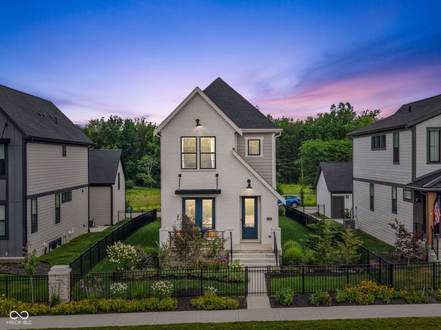 11521 Langton Walk, Zionsville, IN 46077