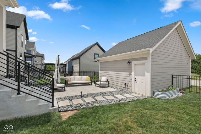 11521 Langton Walk, Zionsville, IN 46077
