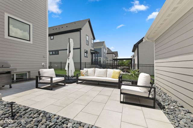 11521 Langton Walk, Zionsville, IN 46077