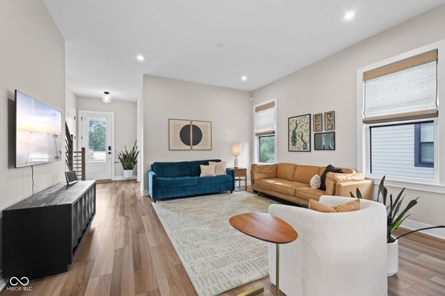 11521 Langton Walk, Zionsville, IN 46077