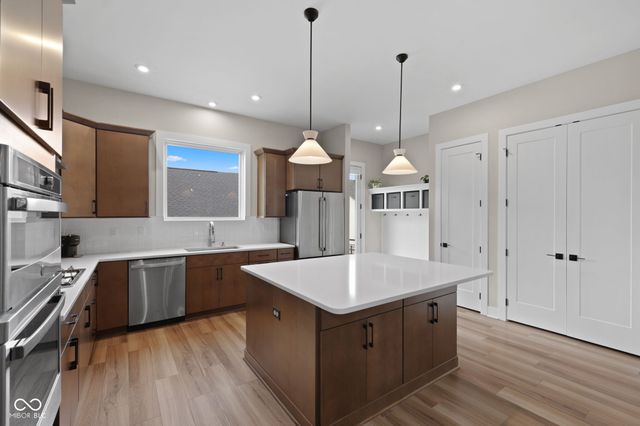 11521 Langton Walk, Zionsville, IN 46077