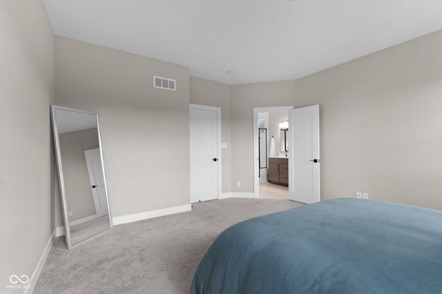 11521 Langton Walk, Zionsville, IN 46077