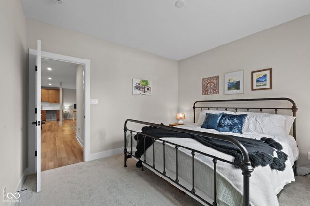 11521 Langton Walk, Zionsville, IN 46077