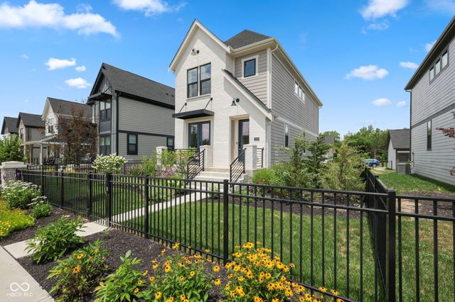 11521 Langton Walk, Zionsville, IN 46077