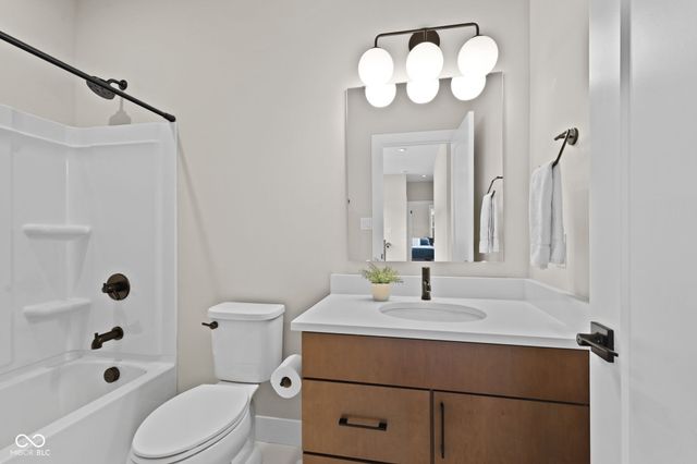 11521 Langton Walk, Zionsville, IN 46077