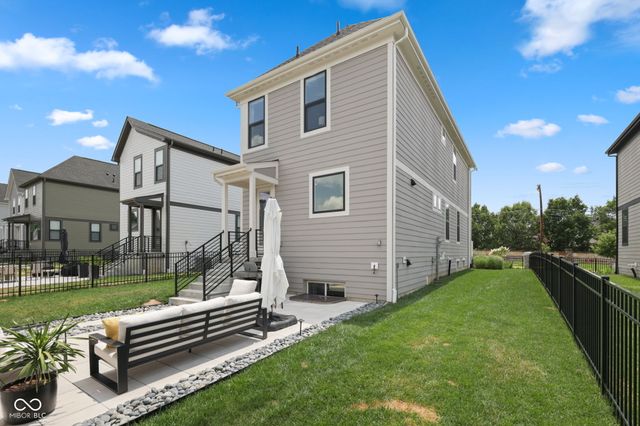 11521 Langton Walk, Zionsville, IN 46077