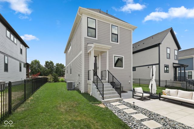 11521 Langton Walk, Zionsville, IN 46077