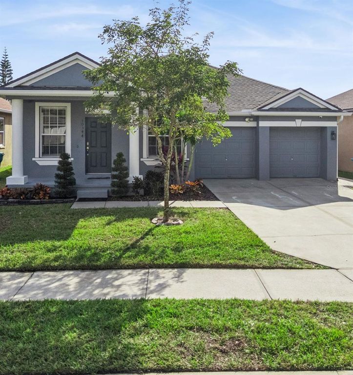 Image 1 of property listing at 10544 MOSS ROSE WAY, Orlando, FL 32832