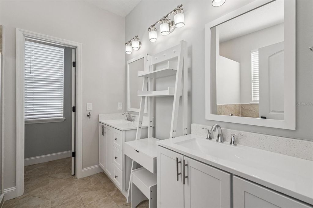 Image 14 of property listing at 10544 MOSS ROSE WAY, Orlando, FL 32832