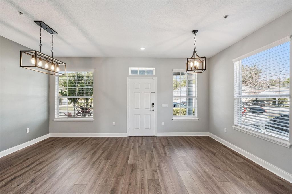 Image 4 of property listing at 10544 MOSS ROSE WAY, Orlando, FL 32832