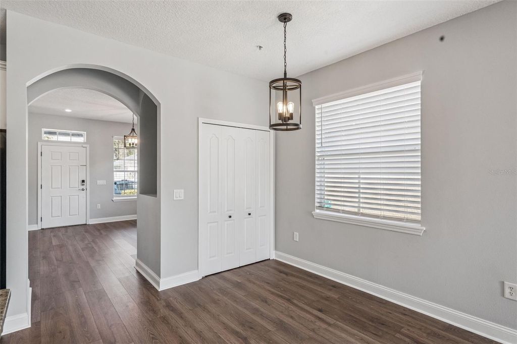 Image 5 of property listing at 10544 MOSS ROSE WAY, Orlando, FL 32832