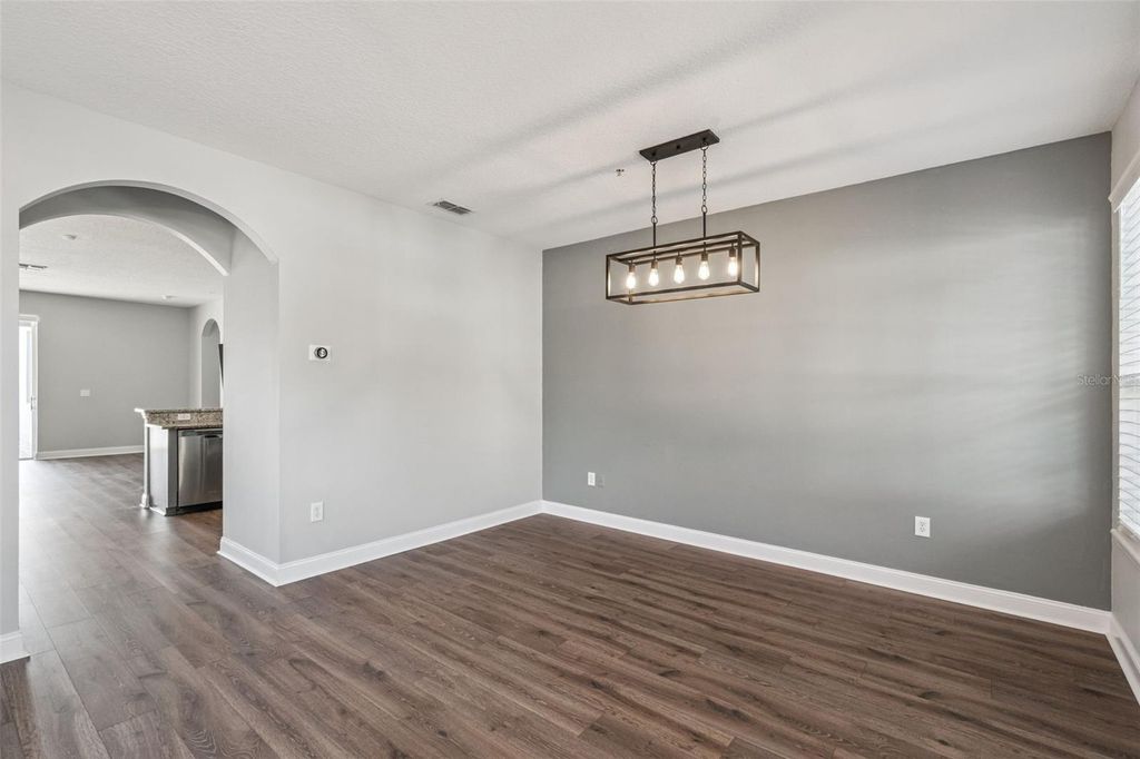 Image 8 of property listing at 10544 MOSS ROSE WAY, Orlando, FL 32832