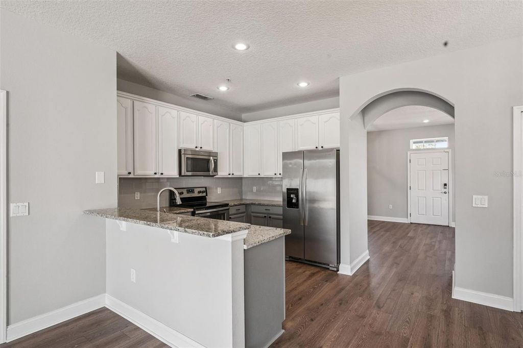 Image 9 of property listing at 10544 MOSS ROSE WAY, Orlando, FL 32832