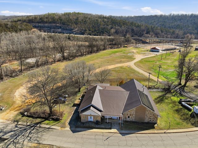 190 W Main Street, Gainesville, MO 65655